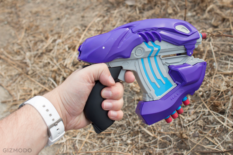 Illustration for article titled Review: BOOMco's Halo Dart Guns Aren't All a Gamer's Dream Come True